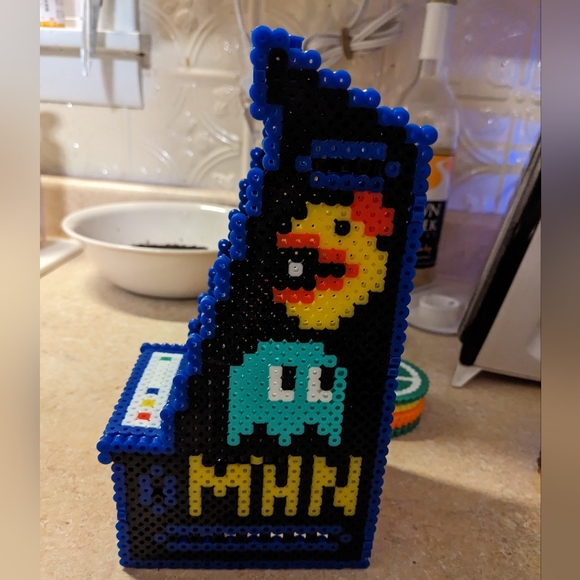 Perler bead pacman phone stand - Picture 4 of 4